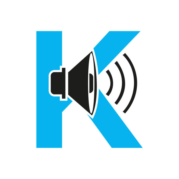 музыкальный логотип на букве k, значок звука. значок подкаста, векторный шаблон символа трансляции - letter k audio stock illustrations