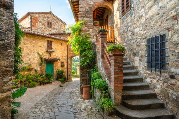 the picturesque village of montefioralle, near greve in chianti, on a sunny summer day. province of florence, tuscany, italy. - tuscany florence italy chianti region italy fotografías e imágenes de stock