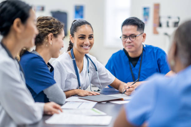 istock Medical Team Meeting 1935988194