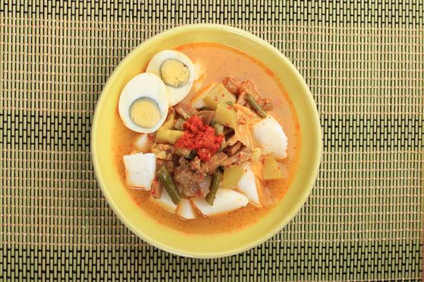 istock Lontong Sayur Padang 1936165867