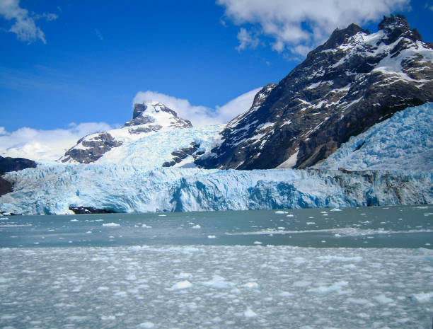 istock Frozen water and iceberg of Moreno Glacier 1936726249