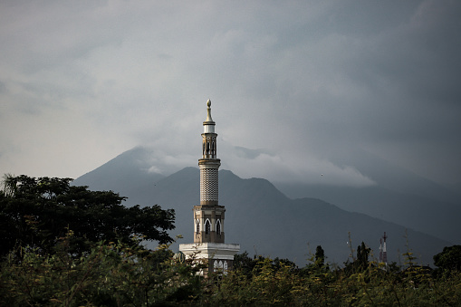 photos of mosques, domes, mosque minarets