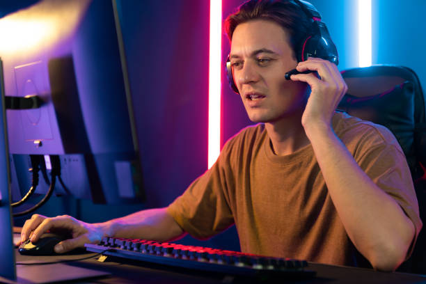 istock Host channel of smart streamer playing online game to be winner. Pecuniary. 1940024216