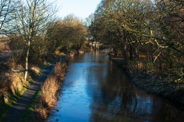 istock Union Canal in Edinburgh in winter scene 1940083789