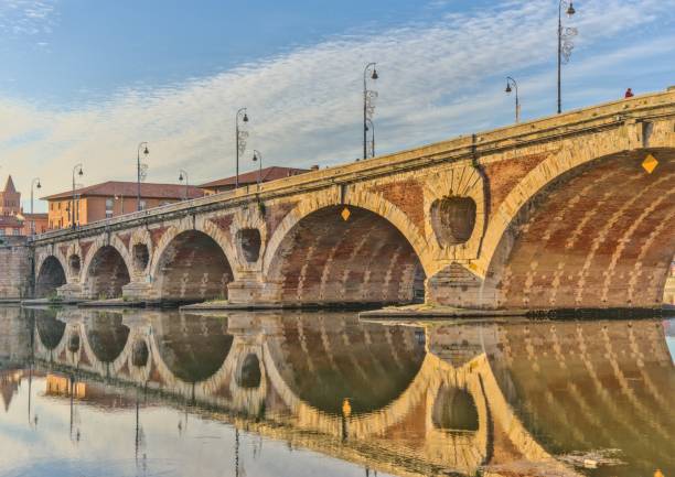 istock Toulouse bridge 1940127300