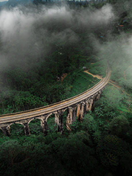 Bridge Sri Lanka Nine Arches Brücke in Sri Lanka ella sri lanka stock pictures, royalty-free photos & images