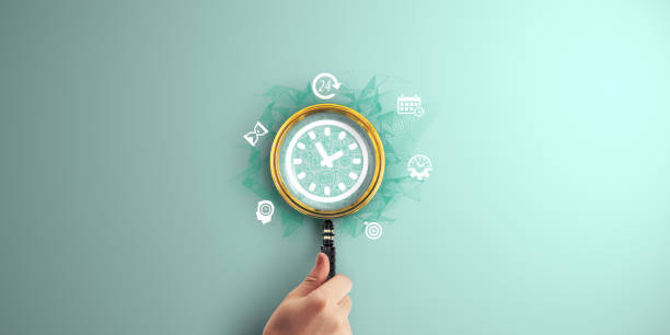 Maximizing Time Management in Business. Strategies for Effective Planning, Organization, Solutions, and Profitable Time Use to Ensure Punctual Appointments and Successful Deal Closures. Magnifier focus to Digital marketing icon. maximización de la gestión del tiempo en los negocios. estrategias para una planificación, organización, soluciones y uso rentable del tiempo para garantizar citas puntuales y cierres exitosos de acuerdos. enfoque de la lupa al icono de marketing digit