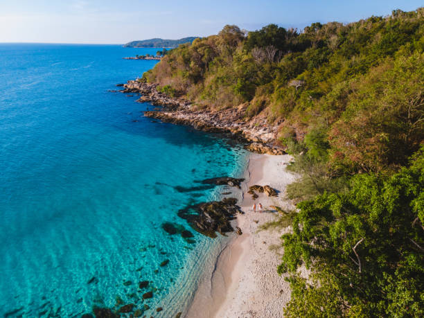 koh samet island thailand, aerial drone view from above at the samed island in thailand - samed stock-fotos und bilder