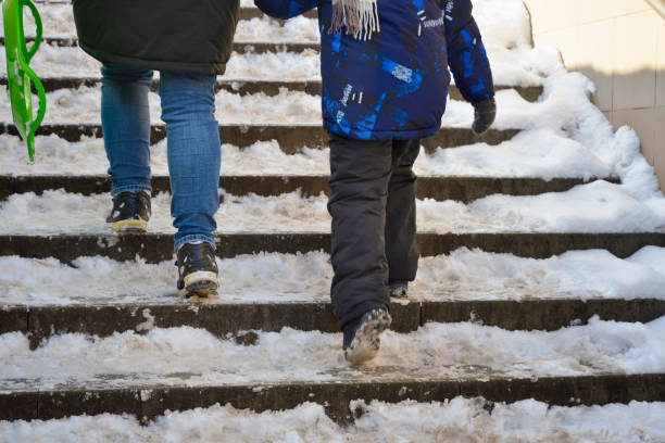 istock Winter in the city. 1942257066