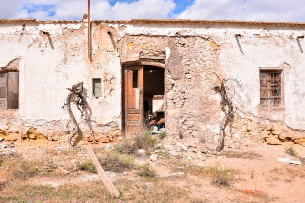 istock Abandoned Desert House Exterior 1942683150