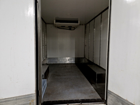 the interior of the stroking car is insulated and hygienically white for the transport of goods and chilled food, meat, for kitchen operations. rental of van superstructures, courier