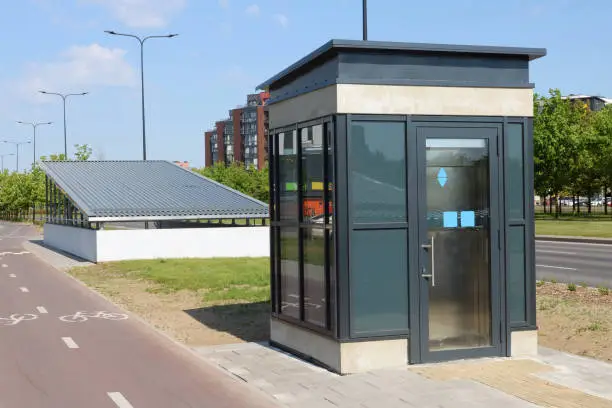 Photo of The glass cabin of the lift for the disabled is installed near the underpass