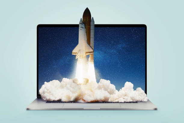 Creative laptop and rocket with smoke and blast lift off up, creative idea. Boosting applications and workflows, concept. Launching the shuttle spaceship from a laptop. Startup and rapid growth computadora portátil creativa y cohete con humo y explosión despegar, idea creativa. impulso de aplicaciones y flujos de trabajo, concepto. lanzamiento de la nave espacial del transbordador desde una computadora portátil. puesta en marcha y rápido crec