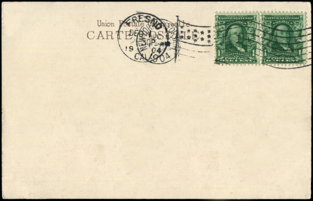 1900年代にカリフォルニア州フレズノから送られ、米国ニューヨークで海外に送信されたビンテージの空白のポストカードで、郵便物の説明に関連する歴史的な出来事の背景をあらゆる用途で