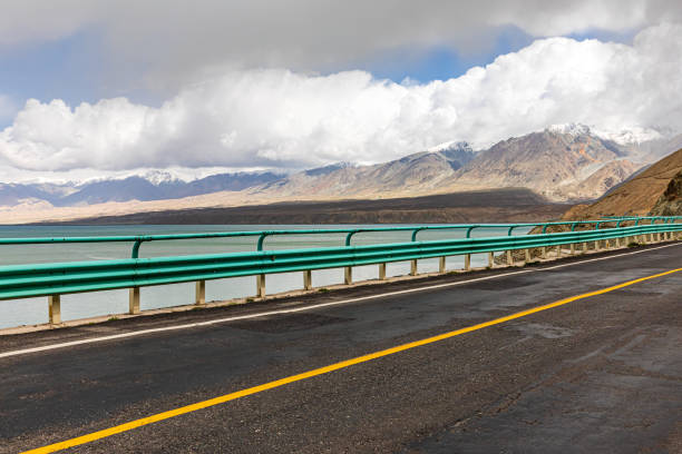 China, Xinjiang, Kashgar, Baisha Lake and G314 National Highway, Pamir Plateau