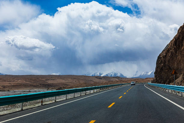 China, Xinjiang, Kashgar, Baisha Lake and G314 National Highway, Pamir Plateau