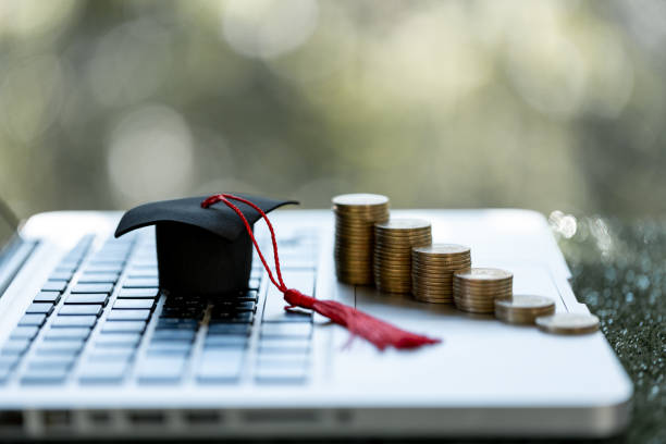 planning student loan for studying abroad for college or university degree. concept for education and scholarship, student loan, study financial, save money for a degree, saving for education - 留学 費用 ストックフォトと画像