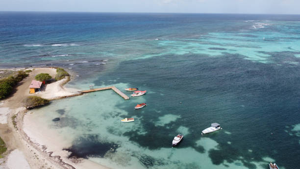 istock Aruba Beach Rodgers Beach 1947333173