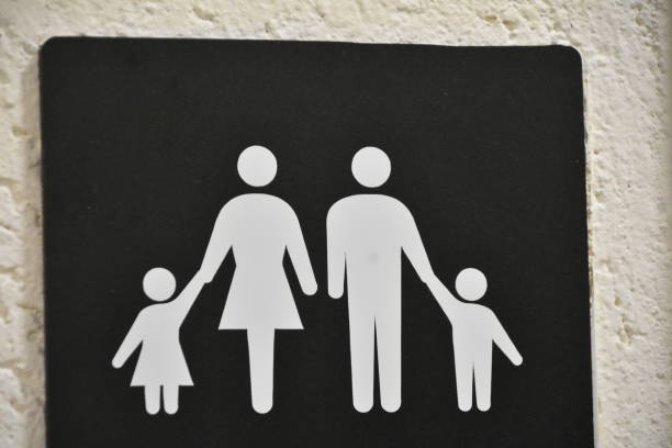 istock FAMILY ROOM 1947520782