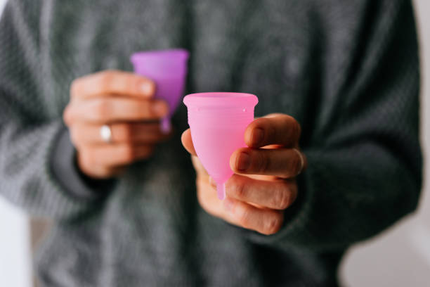 menstrual cup - menstruation tampon gynecological examination sex imagens e fotografias de stock