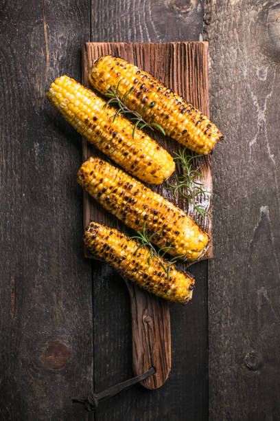 istock Organic Grilled Corn on the Cob Ready to Eat 1948750580