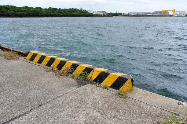 istock [Handa Port] Embankment fall prevention car stop block 1949386203