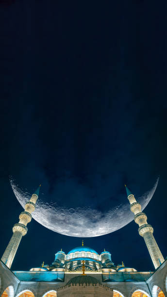 istock Eminonu New Mosque with crescent moon 1949516107