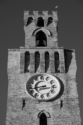 Once a civic tower. It dates back to 1300. Surmounted by a small bell tower, it has been transformed into a clock tower.