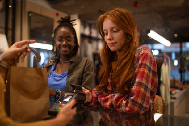 istock Two friends at the counter 1950869741