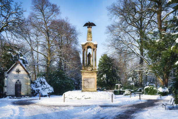 During autumn, city parks show off the wonderful warm colors of their trees, from green turning yellow, orange and even red. Here is Valentino Park, the biggest park in Turin. There is a monumental fountain displaying statues of the 12 months.