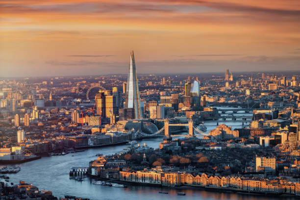 istock Panoramic sunrise view of the London skyline 1952208882