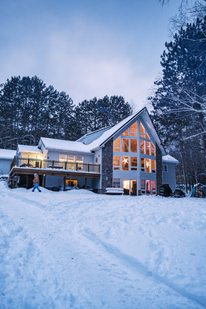 istock Lake House in winter time 1952567757