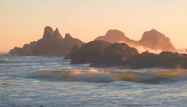 istock Sunset on rock coastline of Oregon 1953115395
