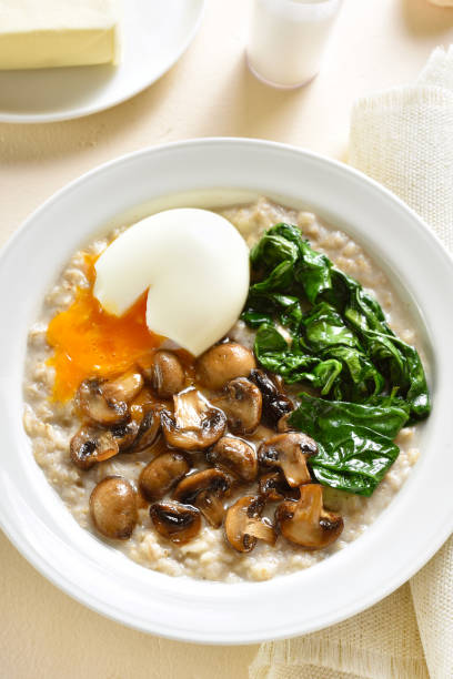 istock Mushroom and spinach oatmeal 1953144768