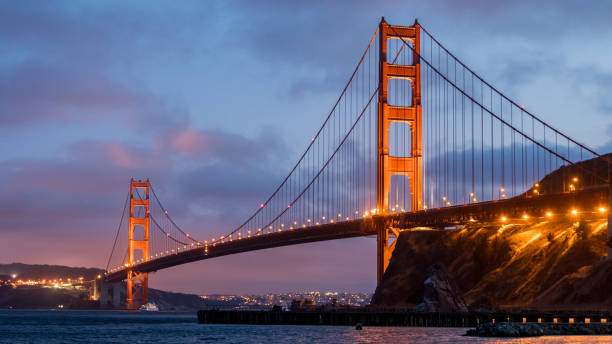 golden gate bridge - golden gate bridge night bridge san francisco bay fotografías e imágenes de stock