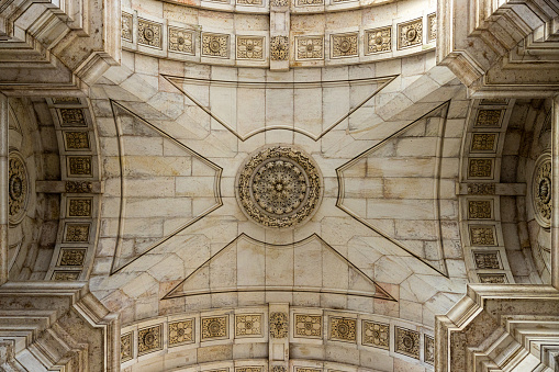 Under the gate of Plaça do comercio