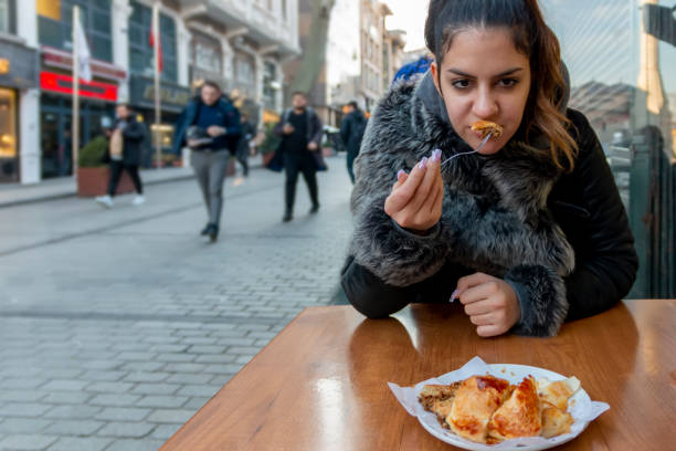 istock Experiencing street food 1955058249