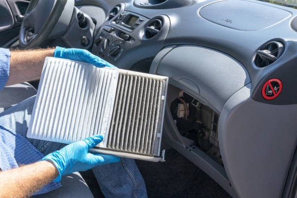 istock Clean and dirty cabin pollen air filter for a car 1957185993