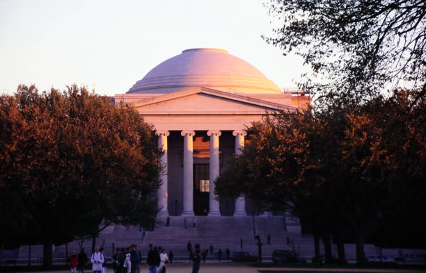 jefferson memorial w waszyngtonie o zachodzie słońca - us national gallery of art smithsonian institution architecture art museum zdjęcia i obrazy z banku zdjęć