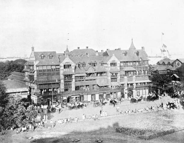 People and landmarks of India in 1895: Sirdar's Mansions, Bombay