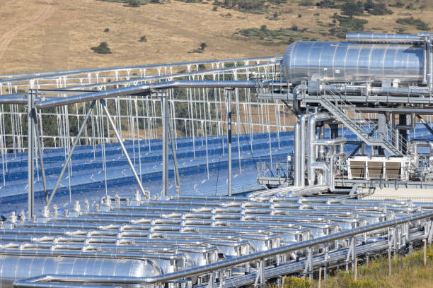 istock Fresnel-type thermodynamic concentration solar power plant in Llo, France 1957610676