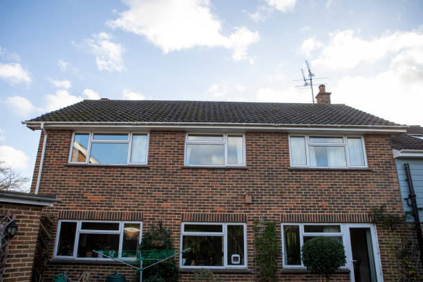 istock Back of a detached suburban house 1959425087