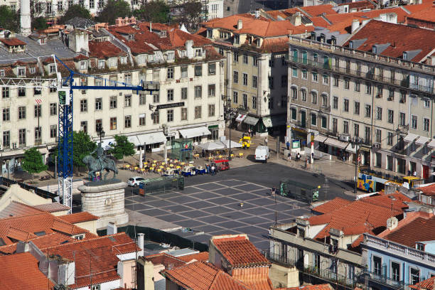 la vista sulla vecchia città di lisbona, portogallo - lisbon portugal foto e immagini stock