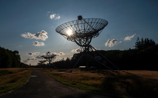 De Westerbork Synthese Radio Telescoop, ook bekend als Radiosterrenwacht Westerbork, is een uit veertien losse parabolische antennes bestaande radiotelescoop in de bossen nabij Hooghalen en Westerbork in de Nederlandse provincie Drenthe.