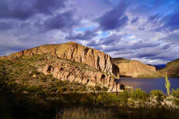 istock Canyon Lake, Arizona 1961436468