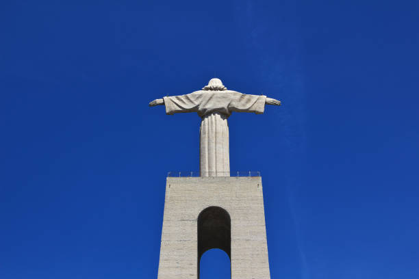 the statue of jesus christ in lisbon, portugal - lisbon portugal city europe portuguese culture imagens e fotografias de stock