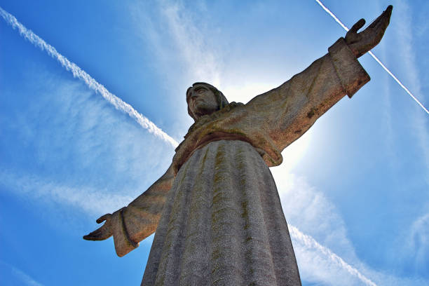 the statue of jesus christ in lisbon, portugal - lisbon portugal city europe portuguese culture imagens e fotografias de stock