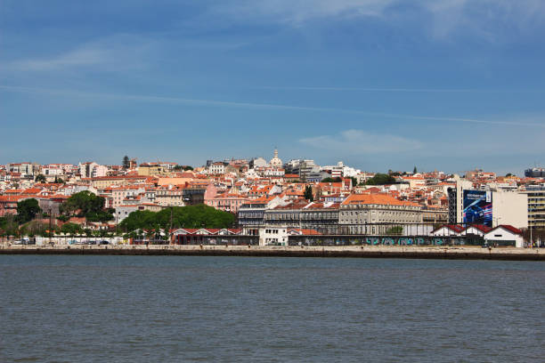 le remblais de la ville de lisbonne, portugal - lisbon portugal city europe portuguese culture photos et images de collection