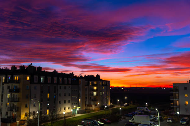 panorama of a residential complex at sunset germany - central berlin photos et images de collection