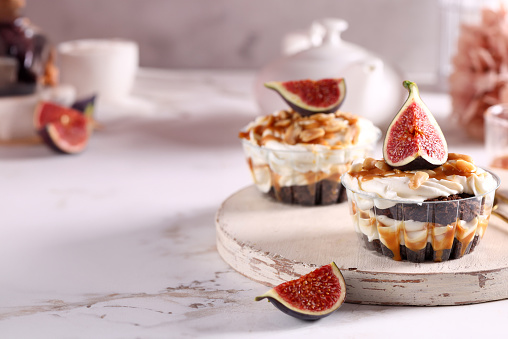 dessert trifle with caramel syrup and figs